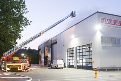 200 Kubikmeter Kunststoff in Brand