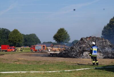 4000 Strohballen standen in Flammen