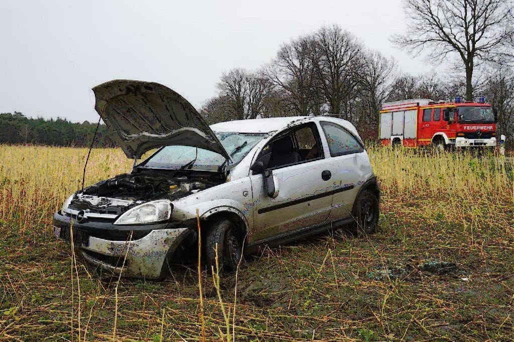 Auto überschlägt Sich Mehrfach - Feuerwehr Coesfeld