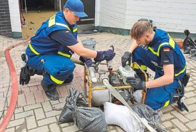 Patienten evakuiert, Wasser abgepumpt und Säcke gefüllt