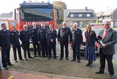 Segnung zweier neuer Fahrzeuge der Feuerwehr am Standort Lette