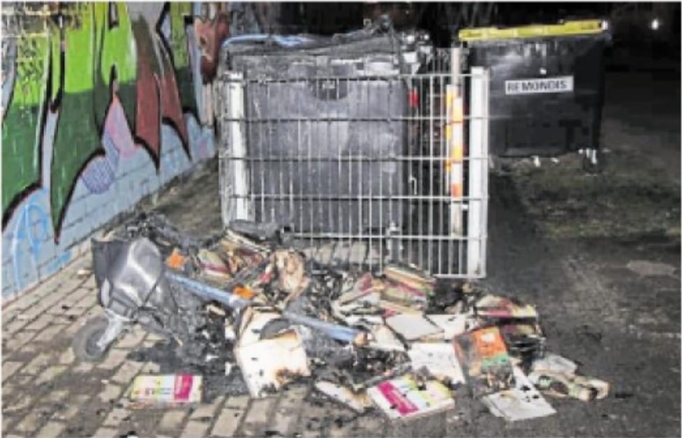 Brennende Muellcontainer Am Nepo Polizei
