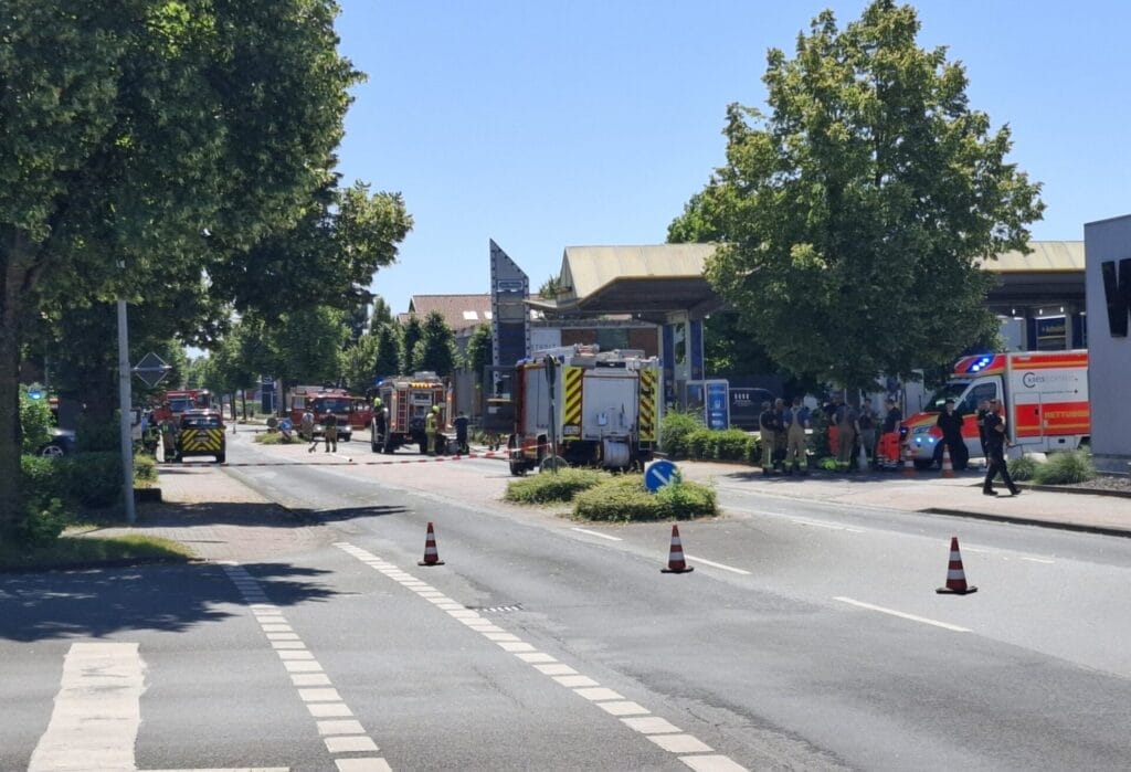 Gasleck An Tankstelle Sorgt Fuer Abc Alarmjpg