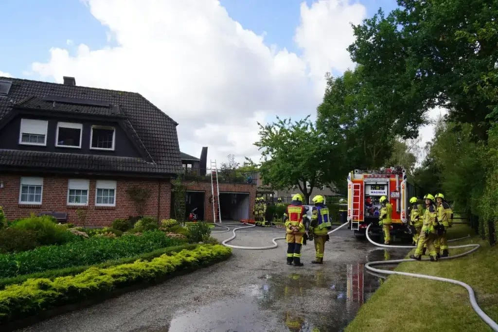 Massive Rauchentwicklung Ruft Feuerwehr Auf Den Plan Az Coe