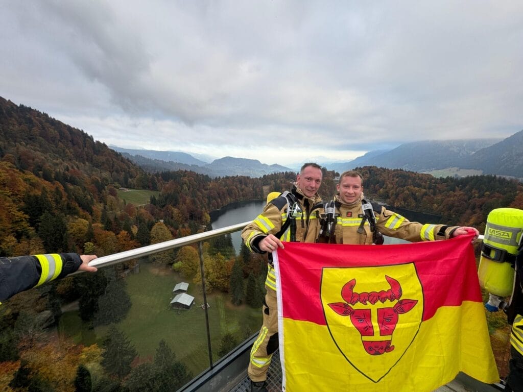 In Voller Montur Steile Stufen Hoch